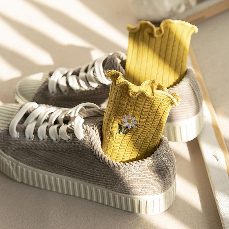 5 Pairs of Female Cotton Sweet Lace Fashion Fungus Edge Floral Embroidery Medium Tube Pile Socks