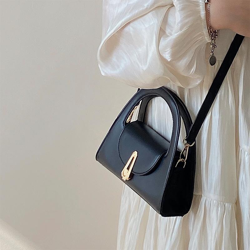 New Semi-circular Bag for Women Versatile Commuter Retro Lock Handbag Trendy Niche Design High-end Crossbody Bag