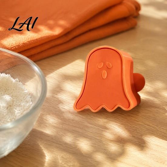 Family Baking Activities Halloween Mini Pie Mold Cat/Pumpkin/Ghost Shape Reusable Embossed Plastic Dough Stamps Hand Mold for Home Kitchen