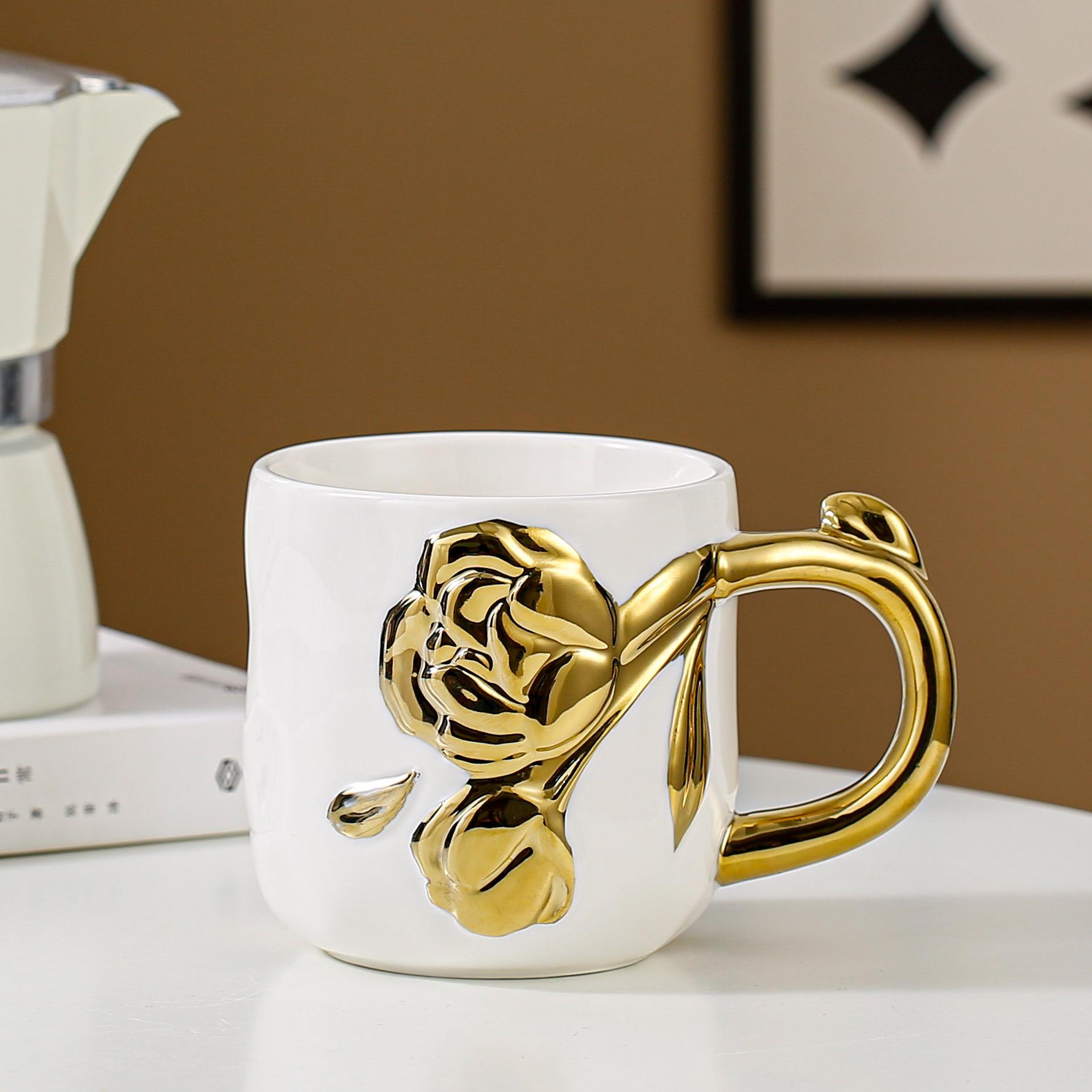 

Пара позолоченных маленьких цветочных керамических чашек, набор скандинавских кружек, высокая стоимость, большая емкость, чашка для воды, домашний стиль 400ML