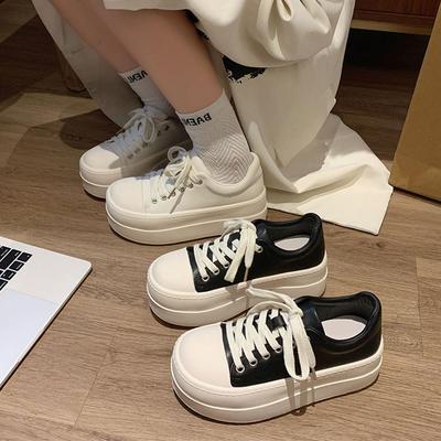High-value Platform White Shoes Korean Version 2025 New Fashion Commuting Retro Versatile Light Casual Sports Shoes