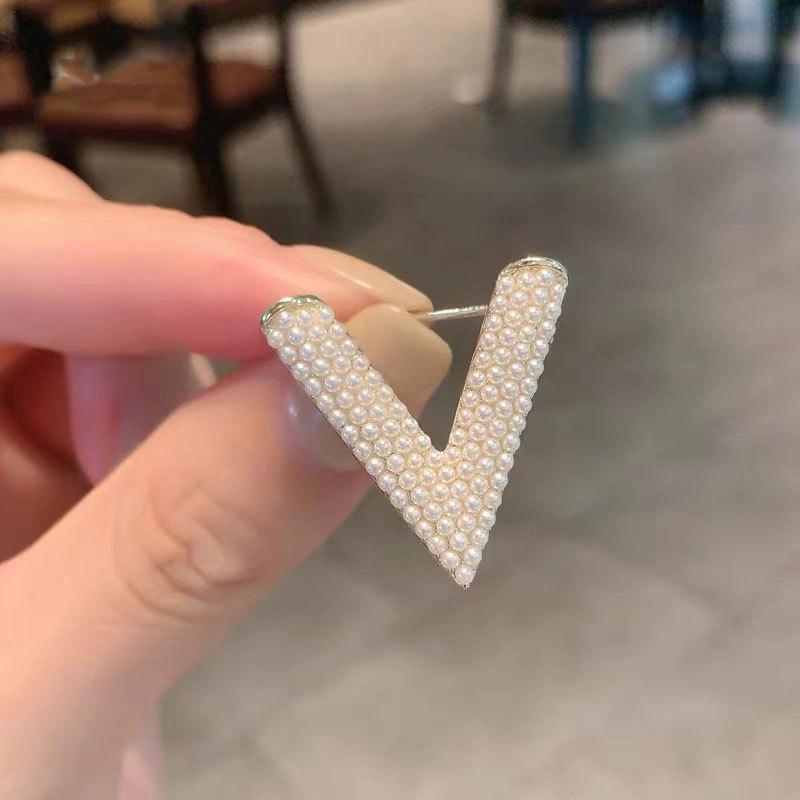 Luxury Korean Bow Brooch – Elegant and Versatile Pin for Suits and Attire