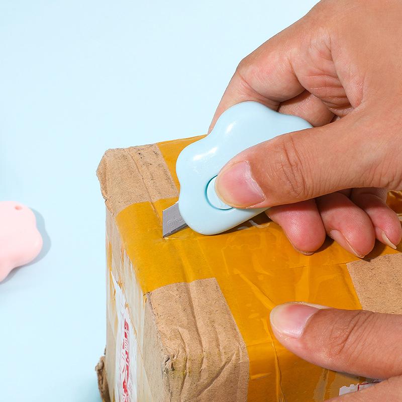 Mini kreativní kreslený mráček odlamovací nůž roztomilý zatahovací nůž přenosný mini otvírák nástroje na řezání papíru studentské psací potřeby
