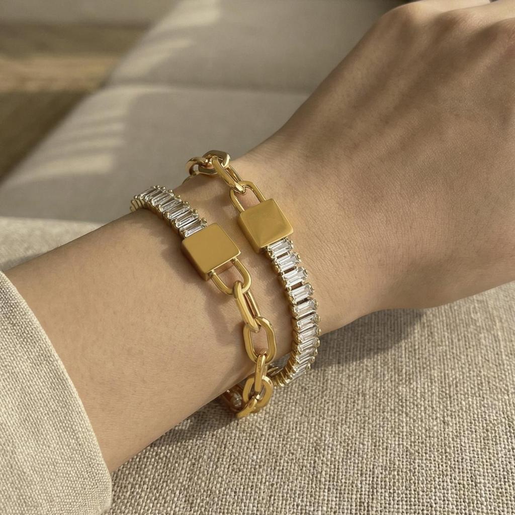 Zircon Inlaid Metal Chain Bracelet: European-American Niche Light Luxury Design