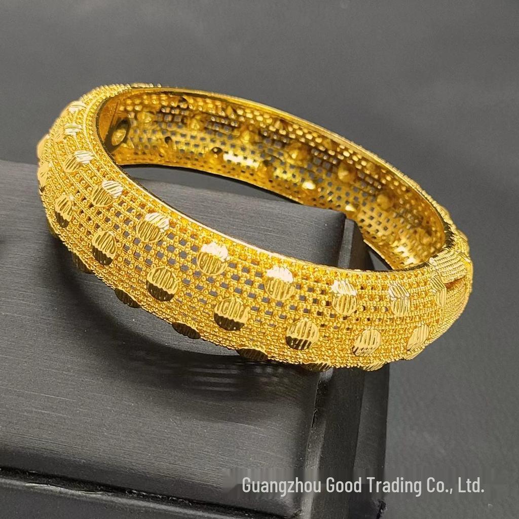 24k Gold Carved Buckle Bracelet: Fade-Resistant Women's Middle East Dubai Jewelry In Vietnamese Sand Gold
