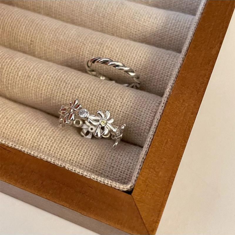 Adjustable Highend Flower Ring With Elegant Rhinestones For Womens Fashion Accessory