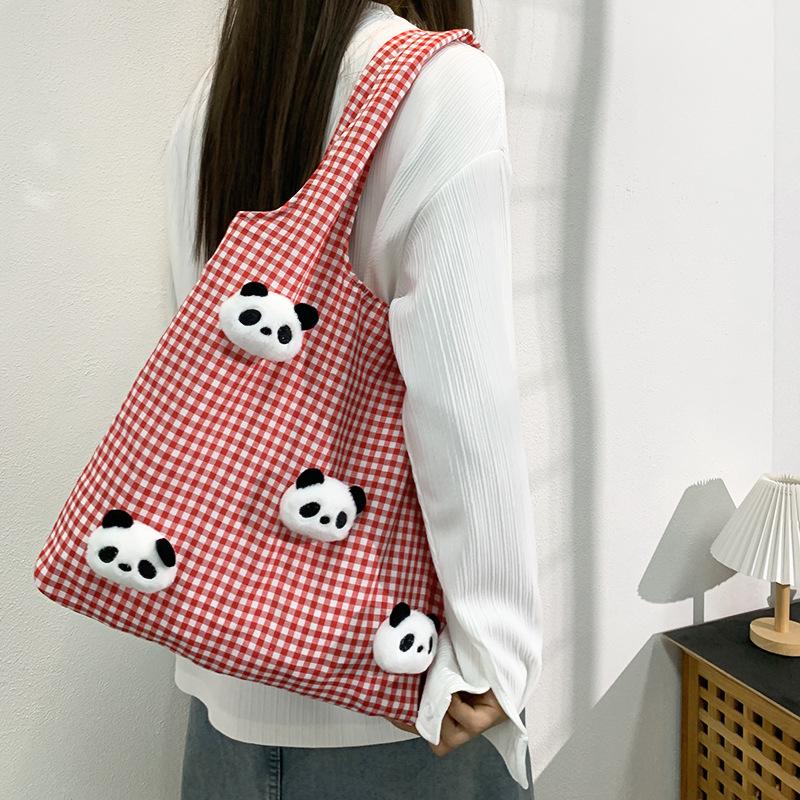 Einfache karierte Damen-Umhängetaschen Niedliche Pandabär-Puppe College-Mädchen Weste Canvas-Handtaschen Große Kapazität Lässige Damen-Einkaufstasche
