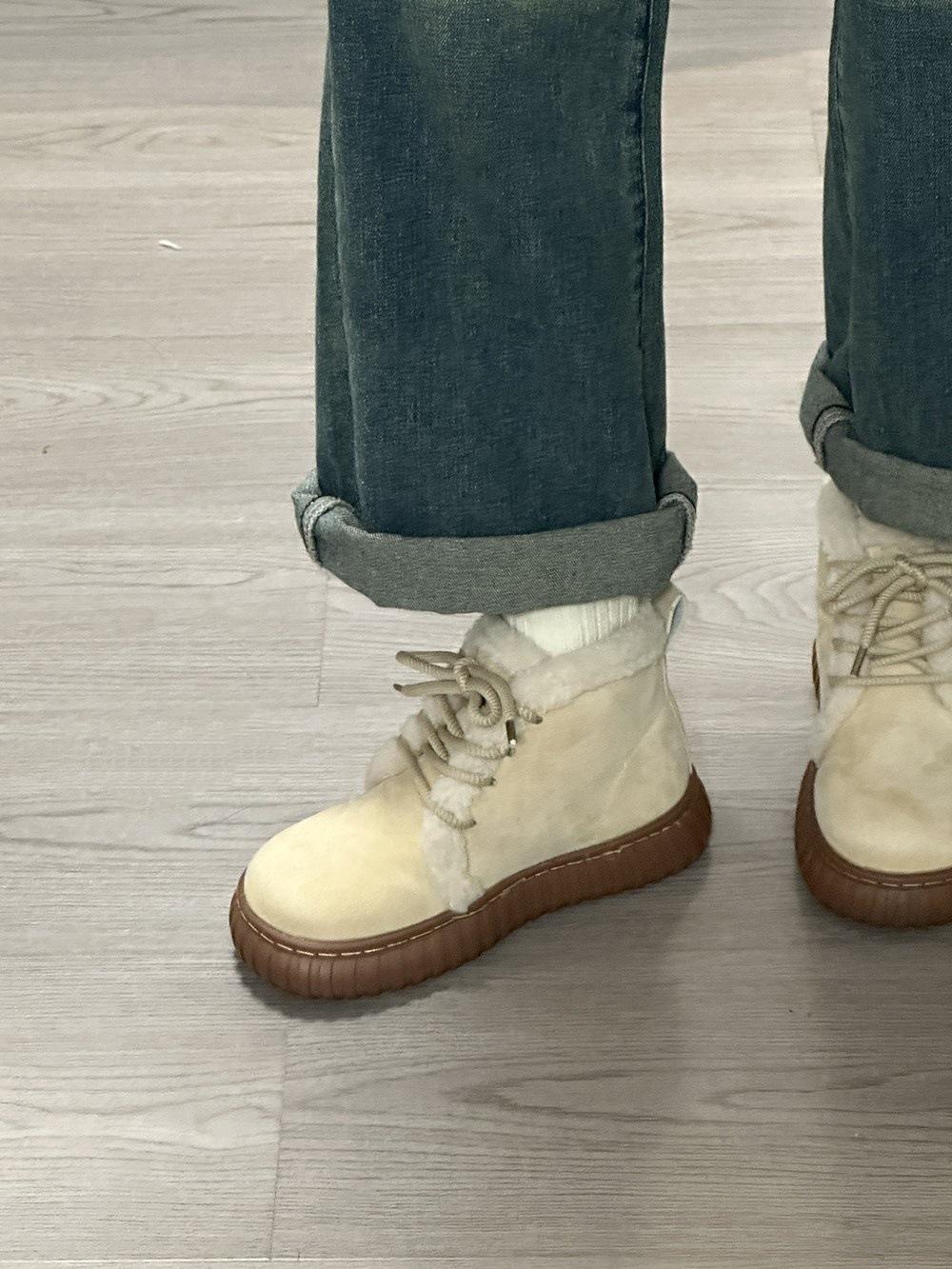 

Белые зимние ботинки на шнуровке с теплой и нескользящей толстой подошвой, женские зимние бархатные и более толстые новые хлопковые ботинки 40