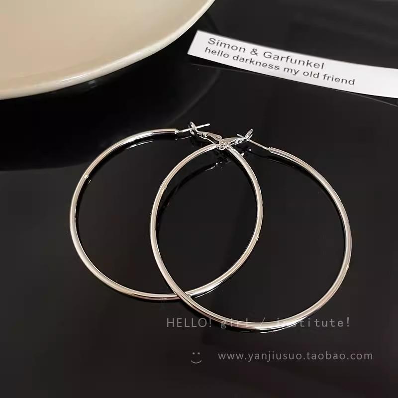 S925 Silver Needle Exaggerated Simple Hoop Earrings: Luxurious, High-End European & American Style for Women