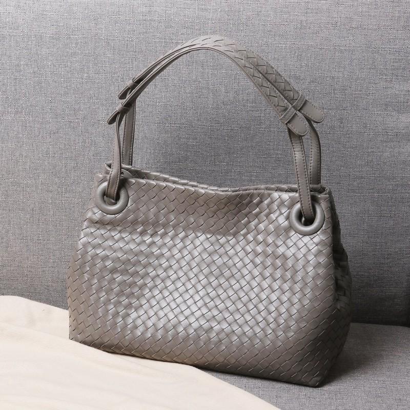 Handwoven Genuine Leather Shoulder Bag Women Large Tote With Magnetic Retro Style Daily Use