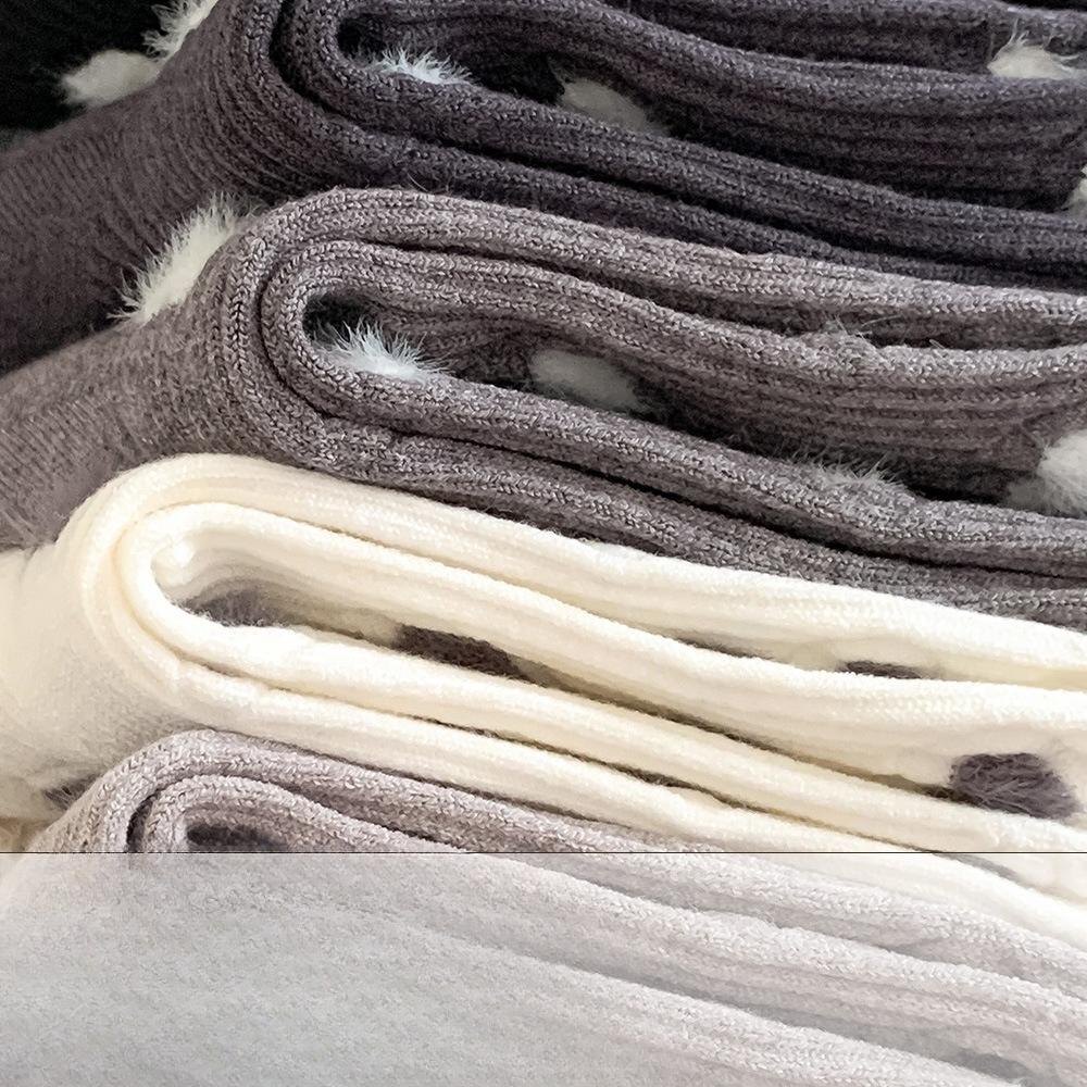 Warme Kaschmirsocken für Damen, Wadenlange Socken für Herbst und Winter, Verdickte Frotteesocken, Nahtlose, lässige und vielseitige Socken, Socken mit Herzmuster