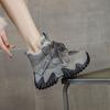 Plateau-Dad-Schuhe für Herbst und Winter sind lässig und aus Samt, um warm zu halten, und die Innensohle ist für kleine Personen erhöht.