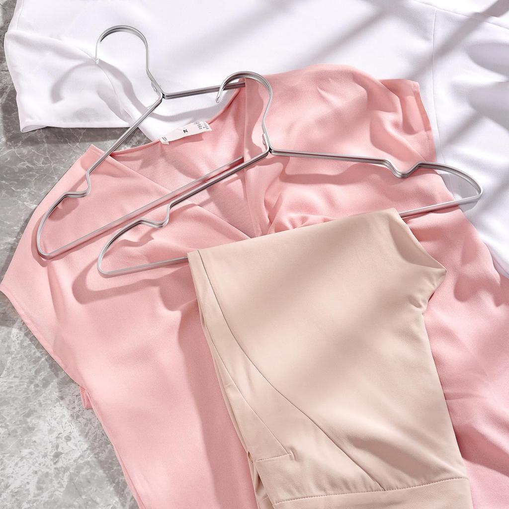 Amber Home Aluminum Aluminum Hangers for Closet Prevents Shape Ultra-Lightweight Hangers, Gold-Colored Storage, Clothes, Suits, T-Shirts, Jackets,