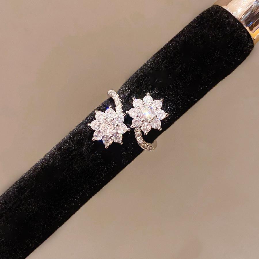 Zircon Flower Minimalist Silver Tone Ring For Ladies Casual Dress Accessory
