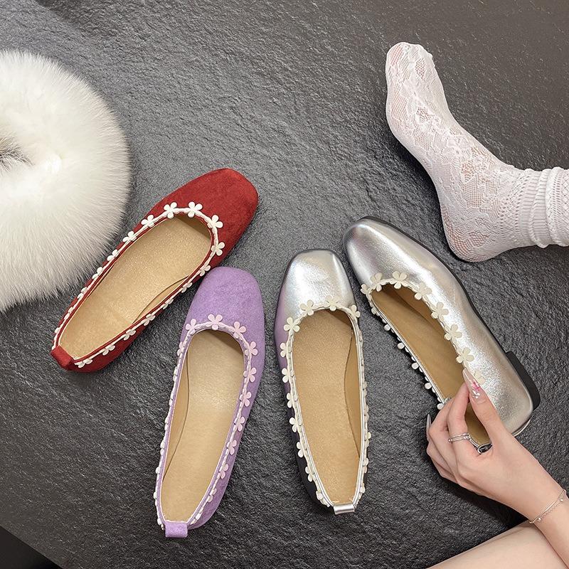 Summer new small single shoes for women with one foot and shallow mouth grandma shoes are good for women with inner high lace flats