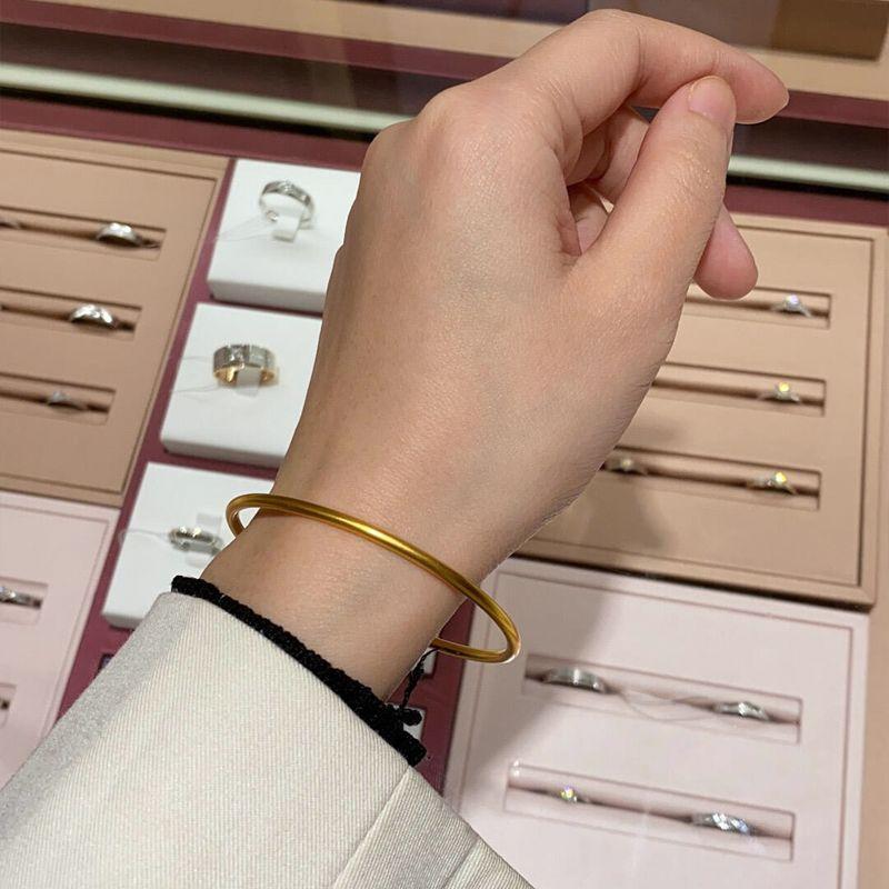 

Древний Закон Самый простой для Матча Аллювиальный Золотой Браслет Женский Причудливый Ретро Простой Браслет Золотой Браслет 2025 Новое Поступление 999 Искусственное Украшение 3mm thick [54mm] (refer to 40.00 kg-45.00 kg