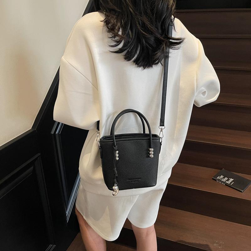 New Solid Color Handbag Women's Versatile Shoulder Bag Fashion Messenger Bag