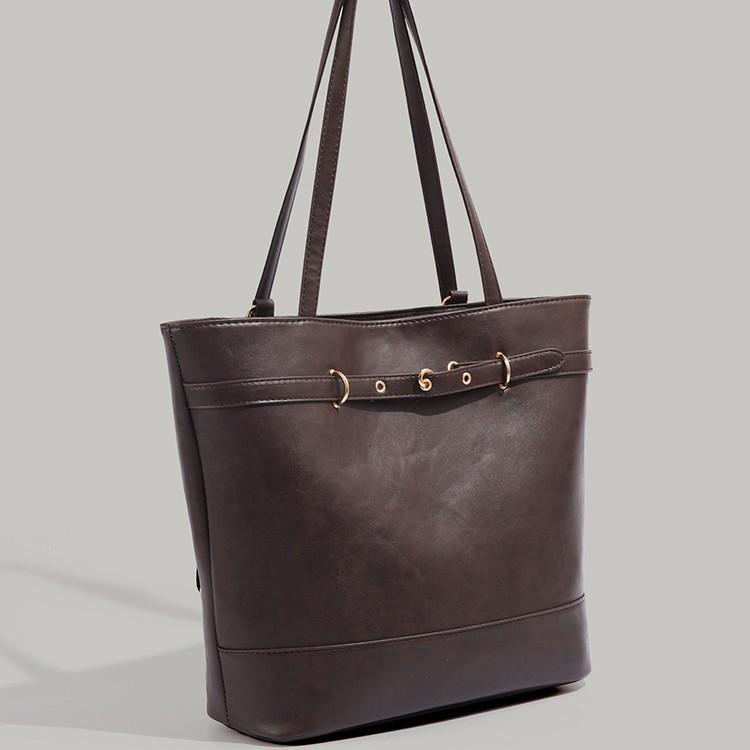 Vintage Large Capacity Backpack for Women 2024 New Autumn Winter High-end Fashion Niche Tote Bag Versatile Shoulder Bag
