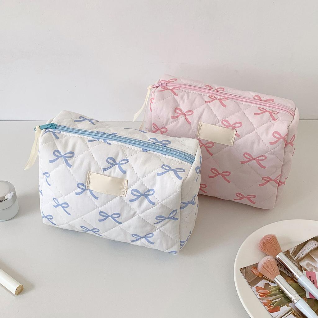 Bowknot Pattern Toiletry Holder Cosmetic Organizer for Travel or Daily Use Spacious Zippered Makeup Bag with Zippers