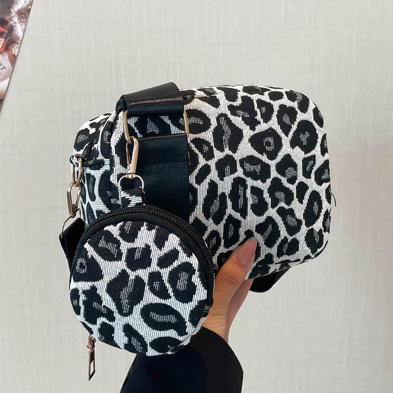 Popular Niche Bag Women Retro Design Crossbody Bag Women High-end Leopard Print Single Shoulder Small Square Bag Women
