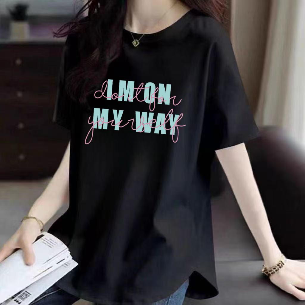 T-shirt in cotone a maniche corte da donna, nuovo stile estivo a lunghezza media, che copre il sedere, orlo curvo che copre la pancia per farle sembrare snelle, top