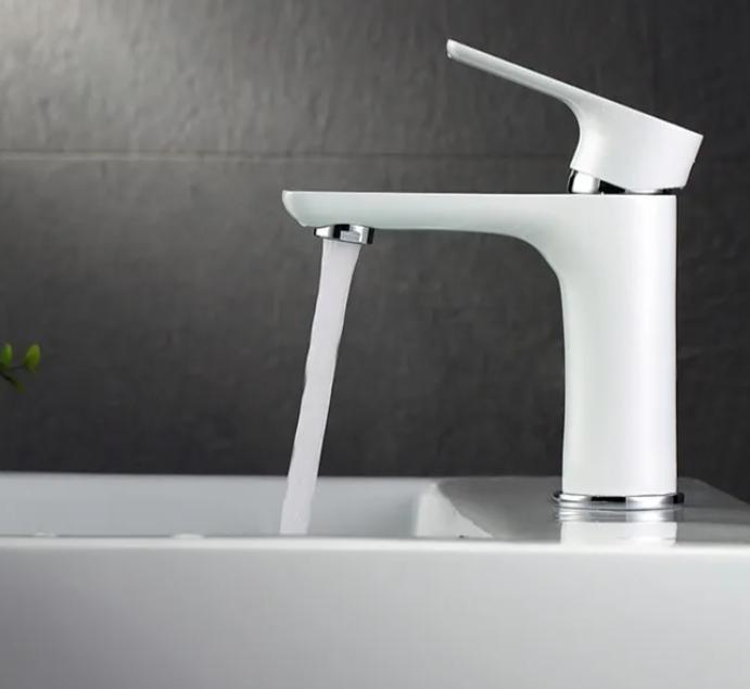 Modern Single-Handle Hand Washing Faucet Single-Hole Basin Faucet with Brass Ceramic Valve Core
