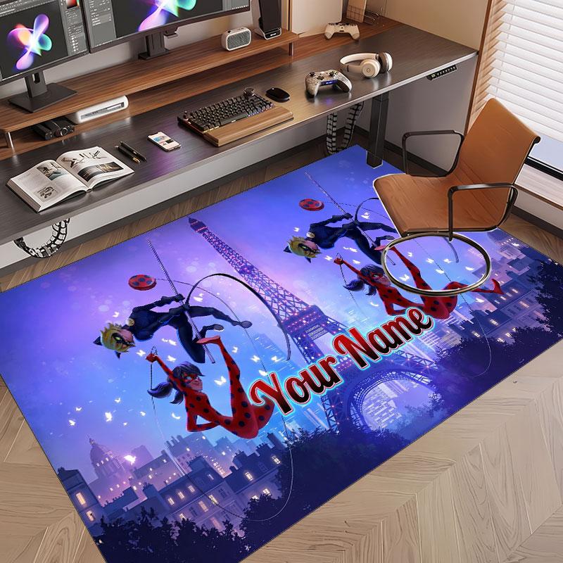 Tappeto in Cristallo Vellutato con Testo Nome Personalizzato, Tappeto Decorativo Morbido Peluche Miraculous Ladybug Antiscivolo per Pavimento
