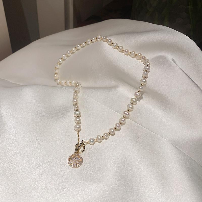 Micro-Set Zircon Flower Highlight Pearl Necklace Women S Ot Buckle Pearl Design Sense Neck Chain Fashion Collarbone Chain