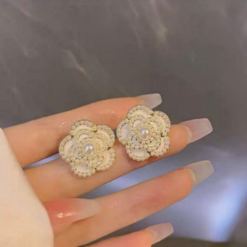 Niche high-end drip earrings women s retro temperament camellia earrings ins trendy design versatile earrings