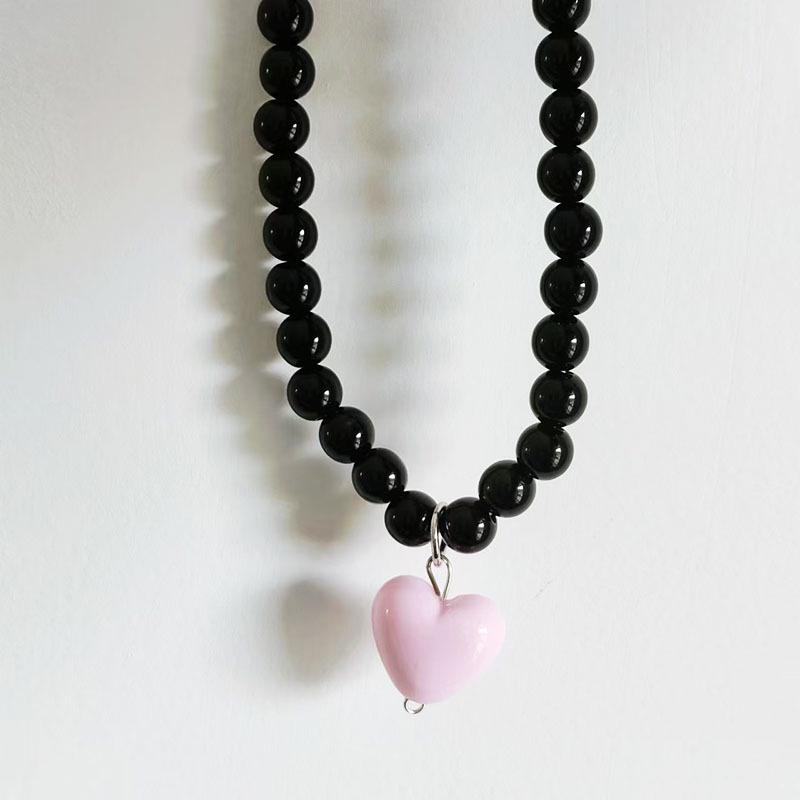 2024 Red Heart Beaded Choker Necklace - Women's Niche Design for New Year's Eve