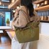 New Fashion Retro Style Large Capacity Women's Tote Bag Simple Light Luxury Women's Shoulder Armpit Bag