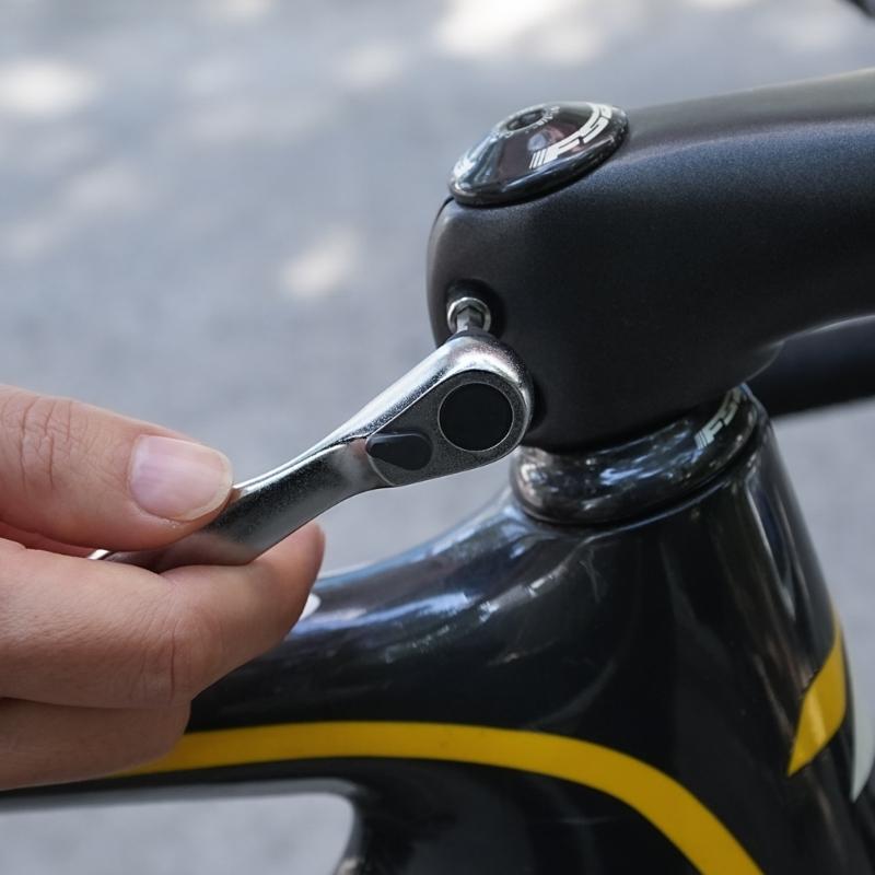 Multifunctional Bicycles Repair Tool Set Folded Easy Maintenances Wrenches Tool for Convenient Use