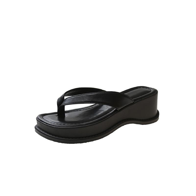 Thick-soled foot-pinched flip-flops for women's outer wear 2025 new summer slope heel vacation round head versatile cool slippers