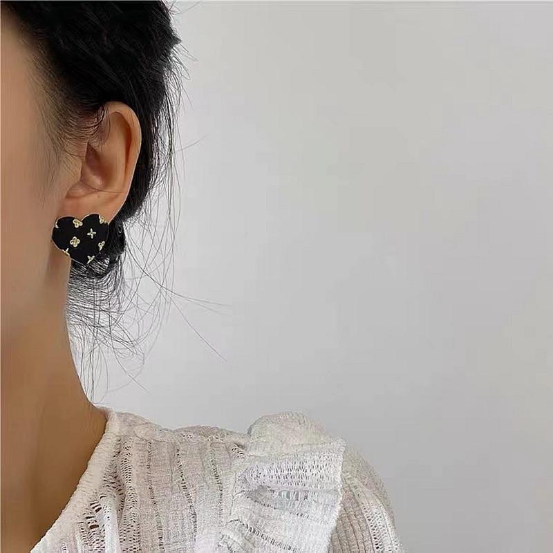 925 Sterling Silver Floral Heart Stud Earrings - Simple Forest Style, Fresh & Fashionable for Women