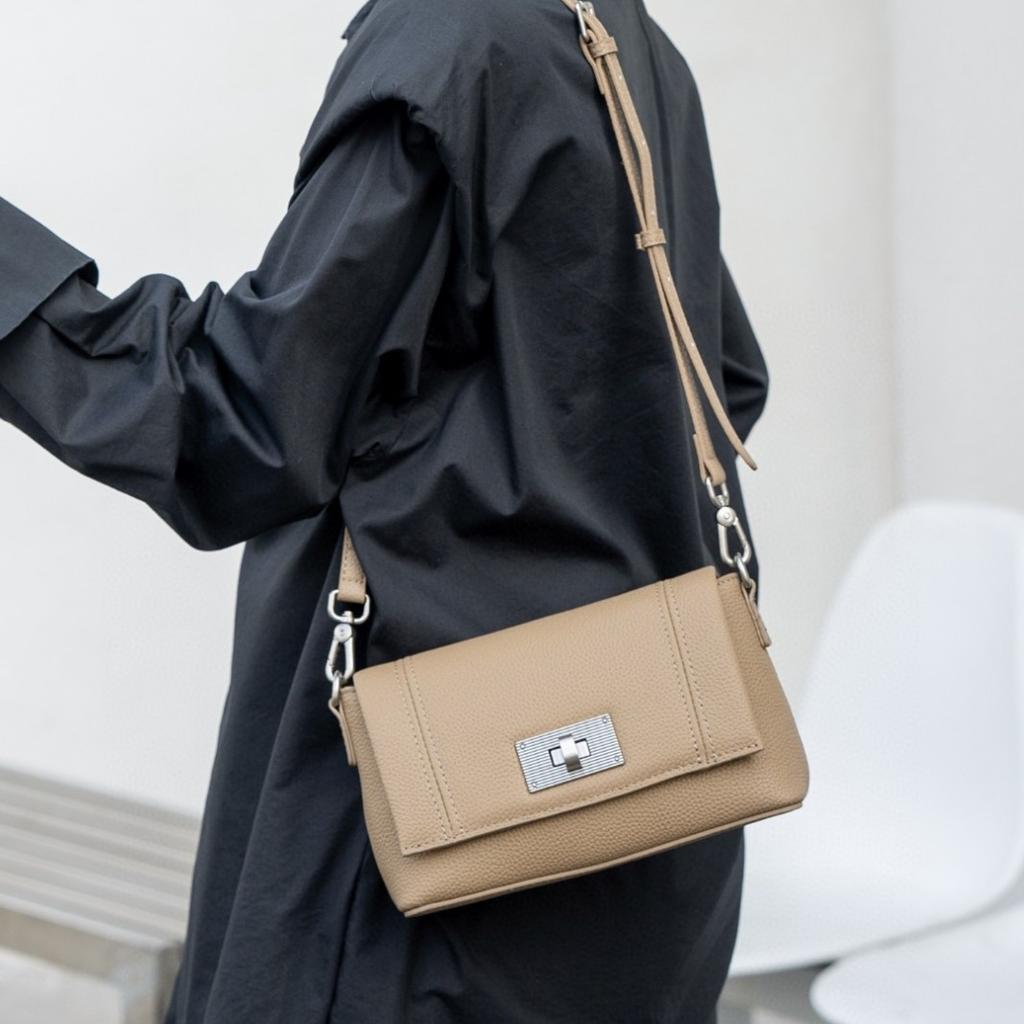 Leather Single Shoulder Crossbody Bag Fashion All-in-one High Sense Diagonal Small Square Bag Women's Bag
