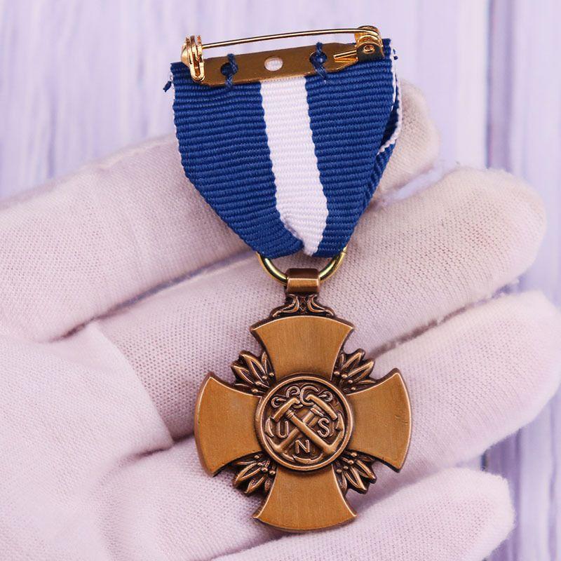 Navy Cross Collection Commemorative Badge Highest Honor Cross Propeller Medal Is A Combination Ship, Warship, Sailboat, Anchor
