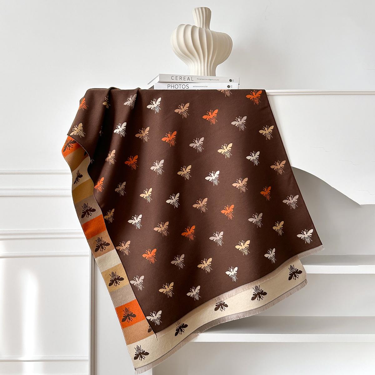 

Корейская версия длинный шарф имитация кашемира двусторонний платок с пчелами двойного назначения утолщенный теплый универсальный кейп женский 185x65cm коричневый