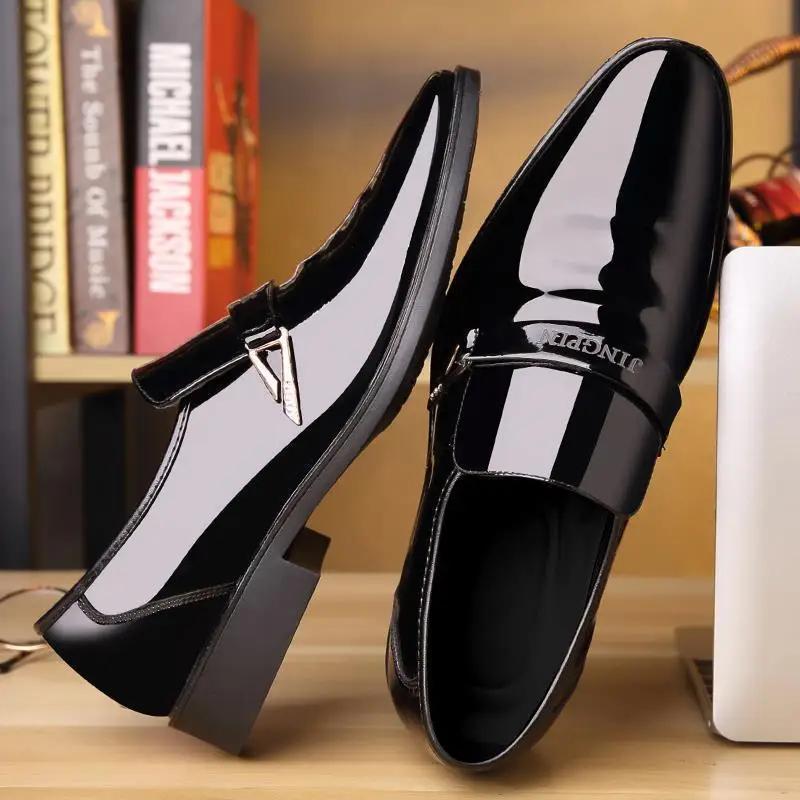 Neue herbst herren leder schuhe Koreanischen stil, mode, lässig, vielseitig, einzelnen schuhe, glänzende patent leder business herren schuhe 2025