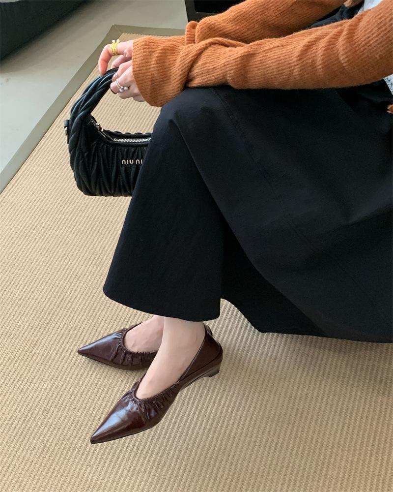 2025 New Light Luxury High-end Women's Shoes New Lazy Wind Super Soft Grandma Shoes Four Seasons Flat Bottom Casual Cowhide Tip