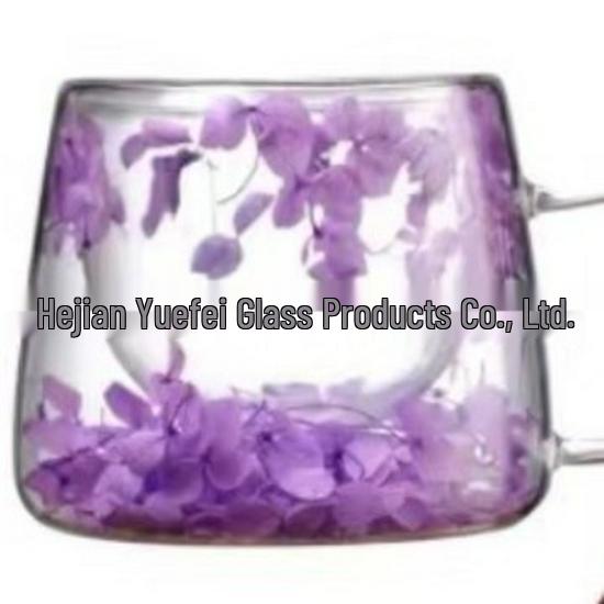 Elegant Double-Layer Glass Cup with Real Flower Design - Perfect for Coffee or Water, Made from High-Quality Borosilicate.