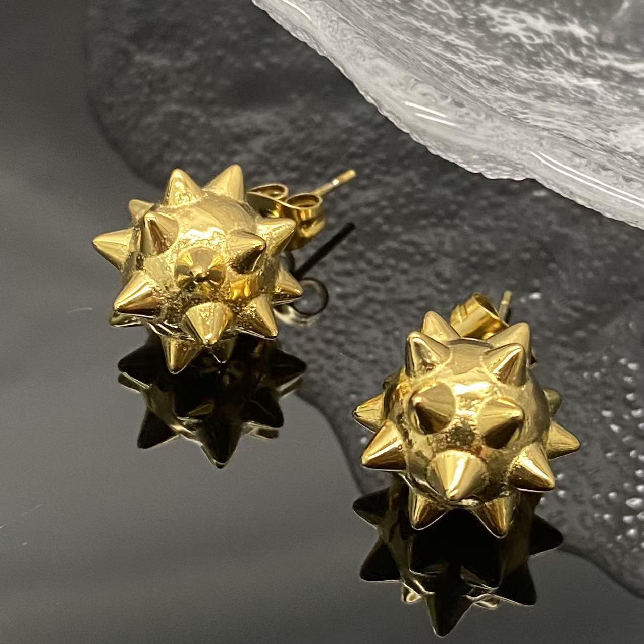 2024 European & American Irregular Titanium Steel Unisex Stud Earrings - Stainless Steel Ear Jewelry золотой