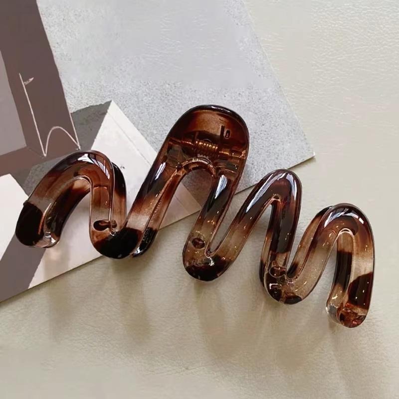 2pcs Women's Y2K Wavy High Glossy Amber Brown 10.5cm/4.13in Large Lightweight Plastic Hair Clip, Elegant and Minimalistic