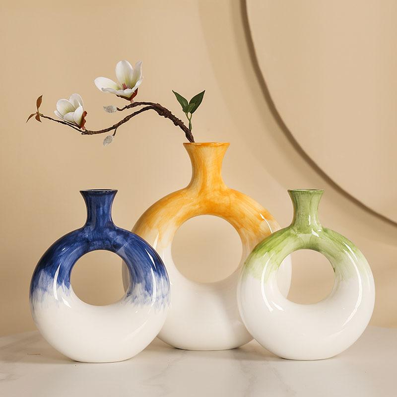 

Ceramic Vase Hollow Circles Gradually Change Color Flower Vase Floral Arrangement Accessories Ceramic Handicraft Home Decoration