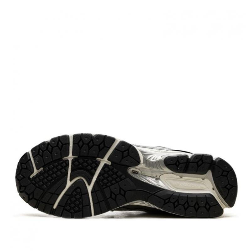 New Balance Breadable Lightweight Cushioning 1906r Sneakers M1906rerd Whites