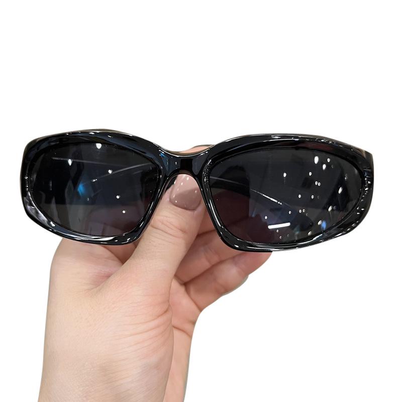 Trendy UV Protection Sunglasses for Children - Stylish Baby & Boys' Shades for Photos