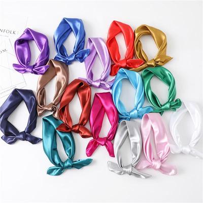 Classico Foulard di Seta Monocolore da Donna, Accessorio di Moda Versatile, Quadrato 60cm per Fascia per Capelli o Abbigliamento Professionale