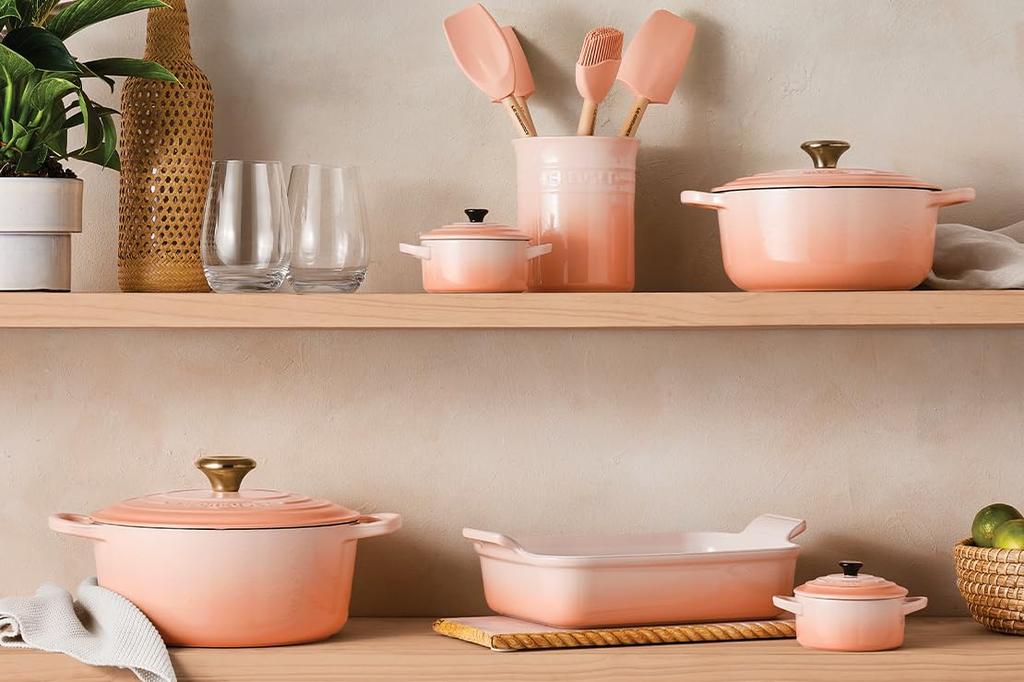 LE CREUSET Legend Plate, 18cm, Peche, Heat and Cold Resistant, Microwave, Oven, and Dishwasher Safe, Oven Dish, Bakeware [Official Japanese Product]
