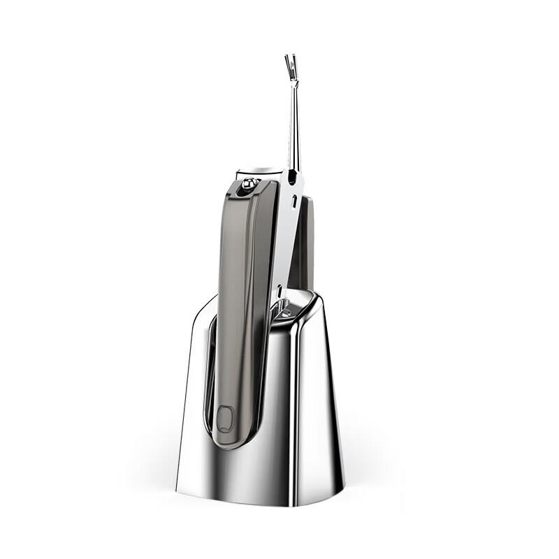 Qisu Q1A377307 Premium Nail Clipper & Ear Pick Set