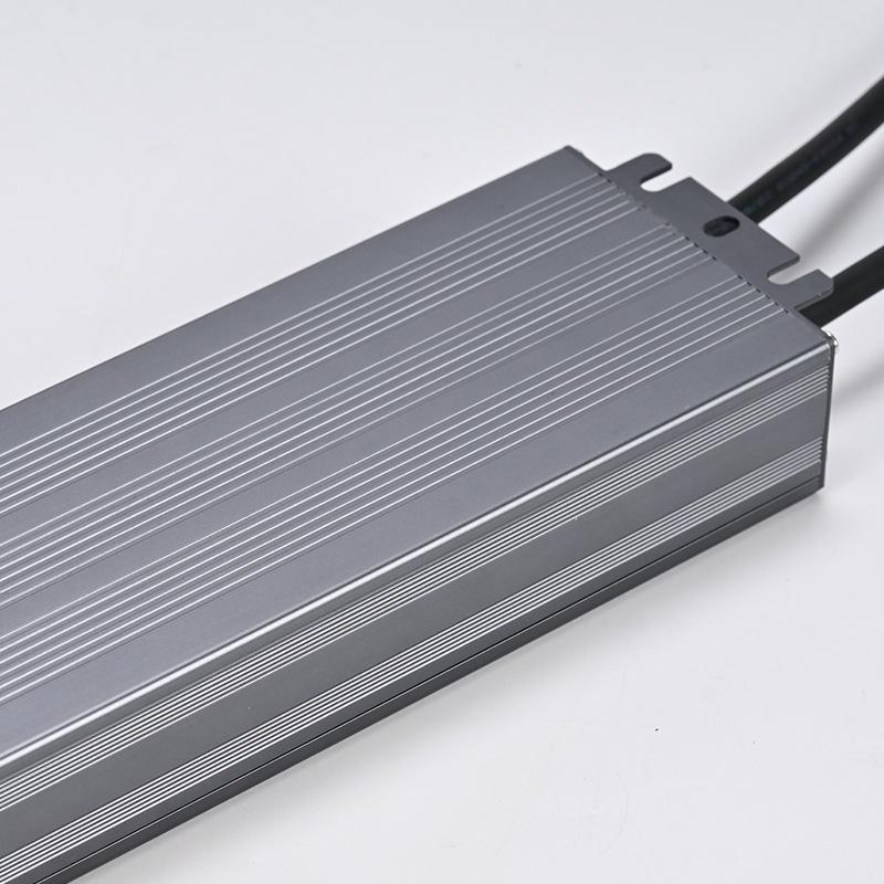 Şerit LEDler ve Işıklı Kutular için Su Geçirmez LED Sürücü Güç Kaynağı