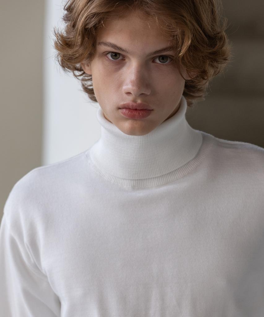 Dekkoloso Mode Herasi Turtleneck Knit [White]